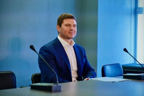 Владимир Антонов Владимир Антонов