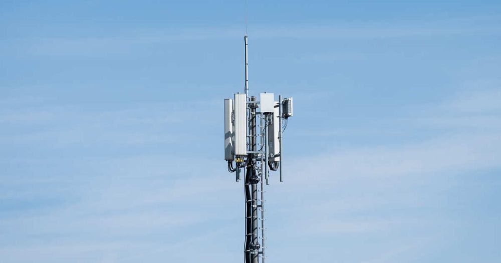 Менее половины вышек сотовой связи работают на Украине