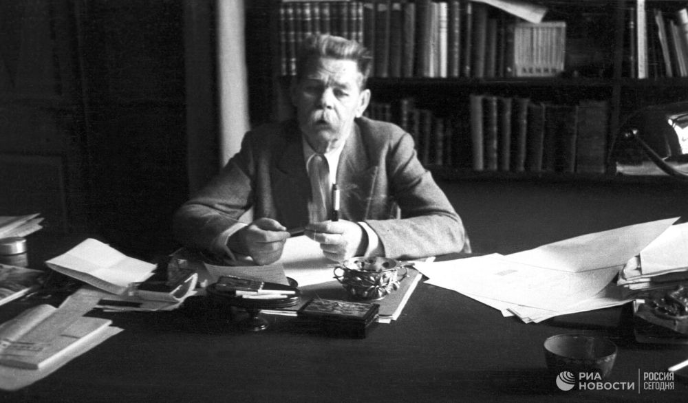 В Полтавской области Украины снесли памятник Максиму Горькому