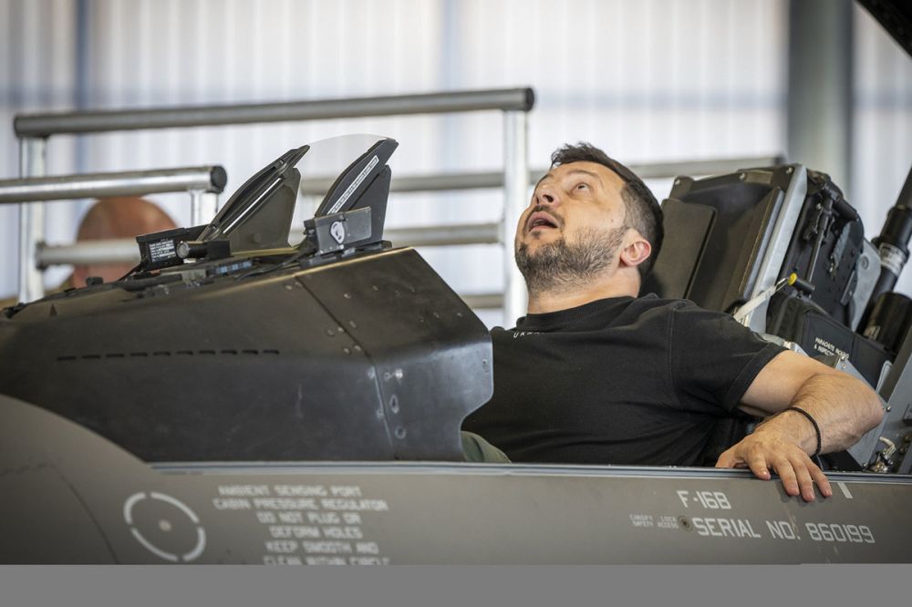 ������� ����� ���������� ����� ��������� F-16 � ������ � Interia