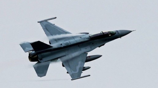  ,   :      F-16