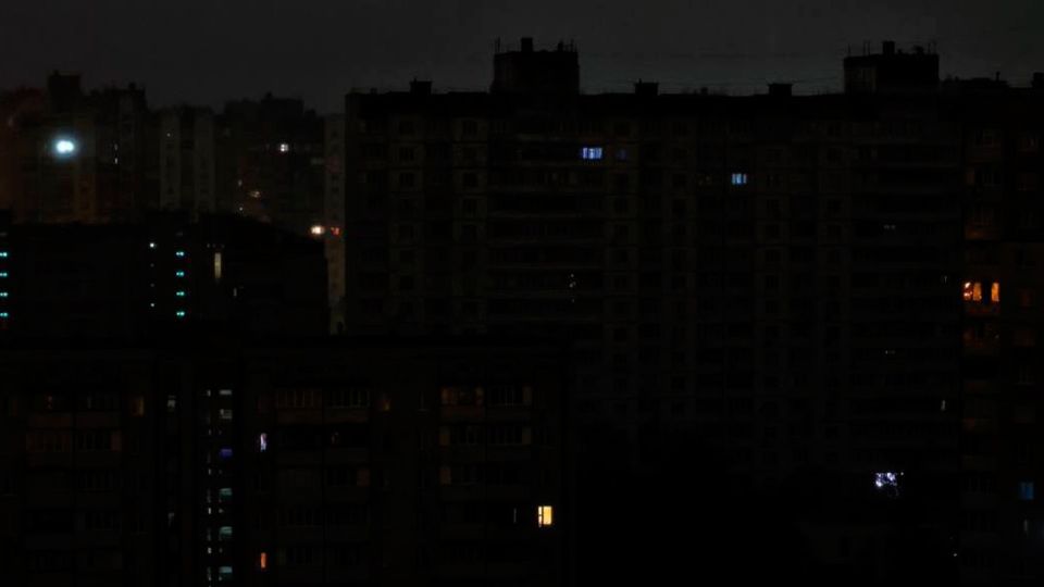 Половина территории Украины осталась без света
