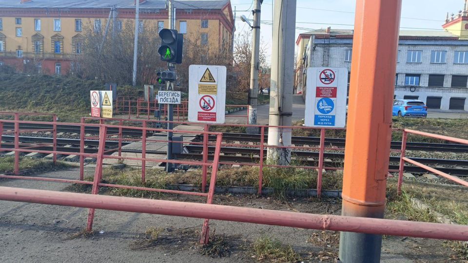 В Кемеровской области транспортные полицейские устанавливают обстоятельства смертельного травмирования женщины на железной дороге