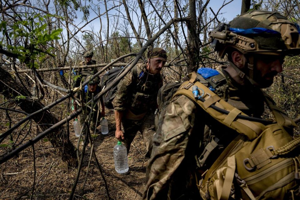 ВСУ при отходе из Полтавки разрушали все вокруг, рассказал боец