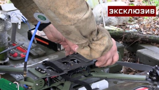 Бойцы батальона спецминирования «Феникс» показали «летающих саперов»