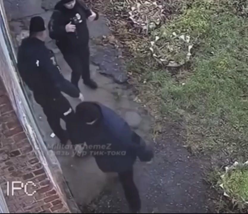 Кременчуг. Попытка бусификации не удалась — мужчина сопротивлялся до последнего