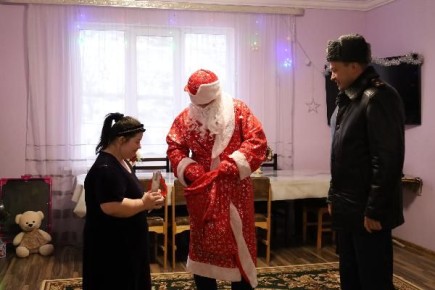 Сотрудники УФСИН России по Кабардино-Балкарской Республике исполнили новогодние мечты детей