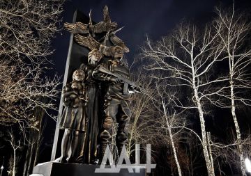 В Макеевке в ДНР появился новый памятник «Памяти погибших макеевчан, жертв вооруженной агрессии 2014 года»