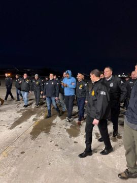 Главное к этому часу:. США до спецоперации предлагали Николасу Мадуро сложить полномочия и уехать в Турцию, но он не согласился