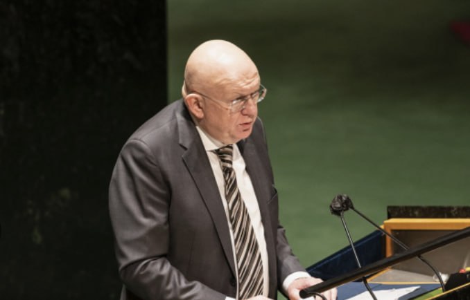 У РФ нет ни малейших сомнений в том, что теракт ВСУ в Хорлах был спланирован заранее, украинцы знали, куда и по кому наносили удар, заявил постоянный представитель Российской Федерации при ООН Василий Небензя