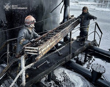 В Полтаве после ракетно-дронового удара сгорела дуркаинская нефтебаза