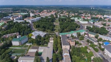 Воздушная тревога сейчас объявлена в большинстве областей Украины: Винницкой, Житомирской, Киевской, Николаевской, Одесской, Кировоградской, Полтавской, Днепропетровской, Черниговской, Сумской, Харьковской, а также на...